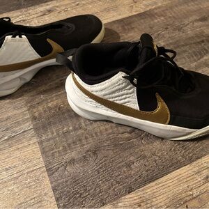 Nike Hustle DX Basketball Shoes